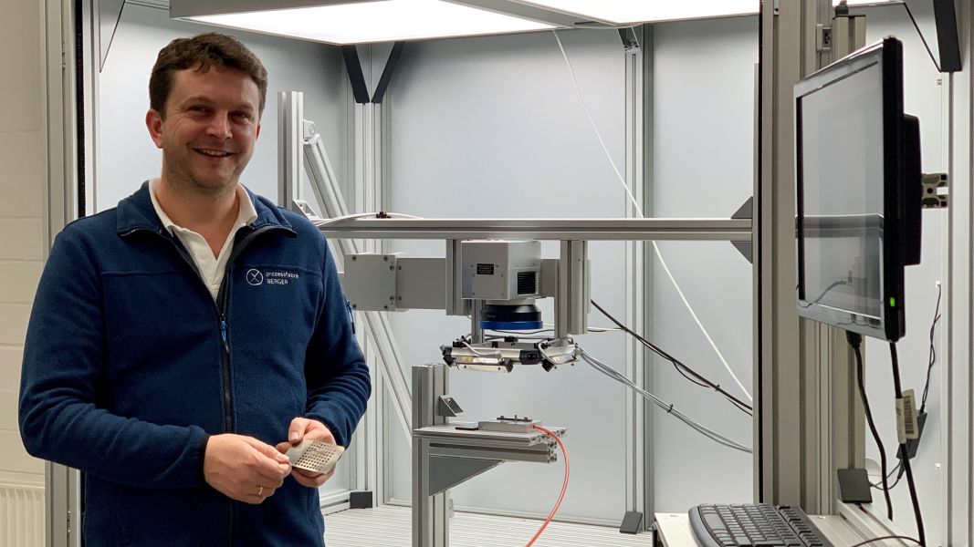 Jenoptik und prozessfabrik BERGER kooperieren bei der Laserprozessentwicklung. Das neue JENvelt™-System ergänzt die Laborausstattung mit höherer Flexibilität.